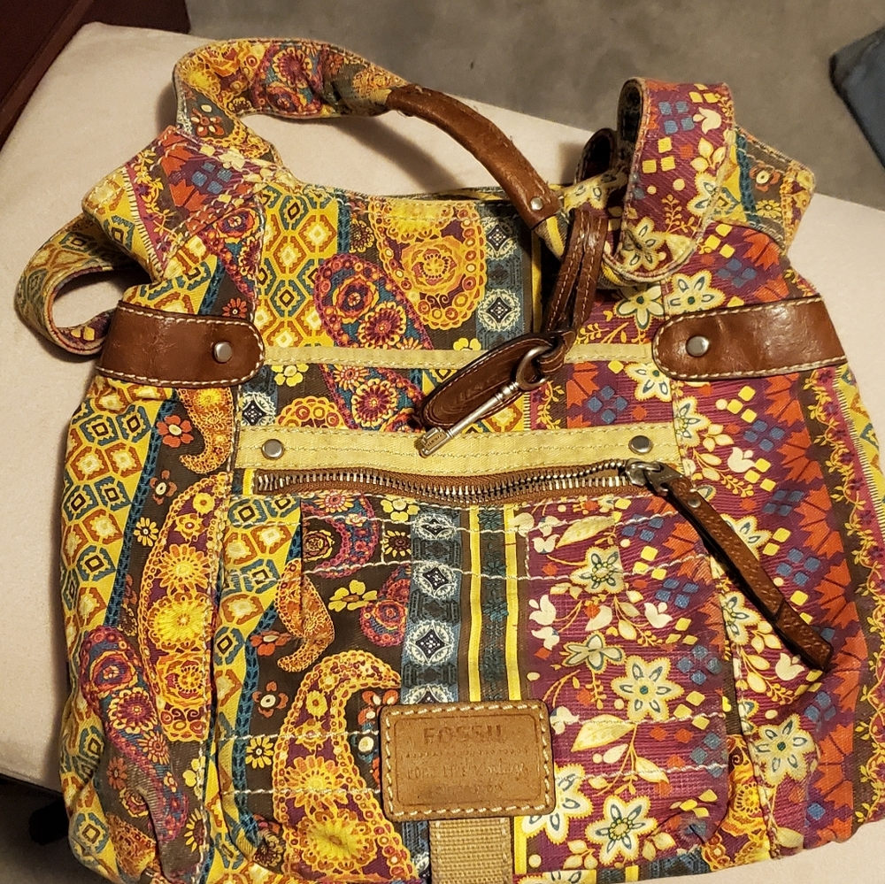 Adorable Fossil purse